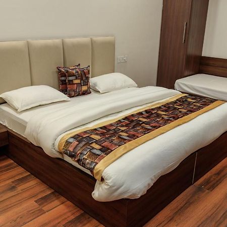 De Manora Homes - Unpretentious Hotel With A Garden , Posh Area Ranjit Avenue Amritsar Exteriér fotografie