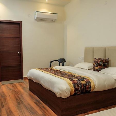 De Manora Homes - Unpretentious Hotel With A Garden , Posh Area Ranjit Avenue Amritsar Exteriér fotografie