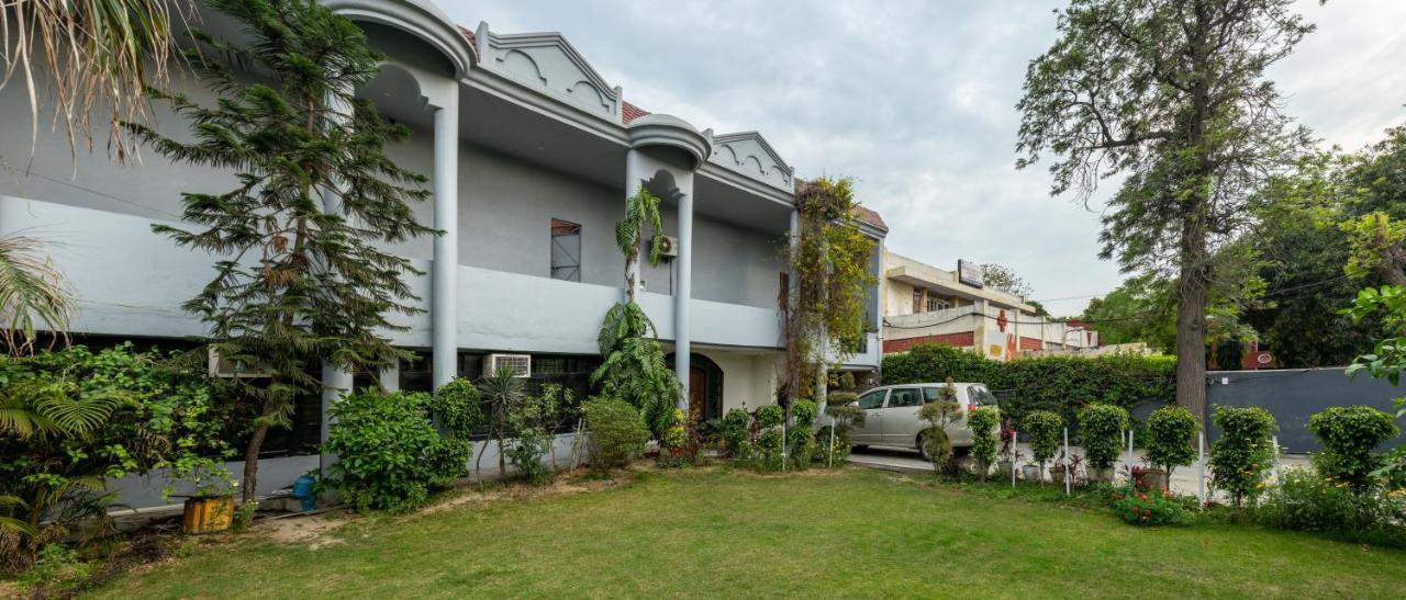 De Manora Homes - Unpretentious Hotel With A Garden , Posh Area Ranjit Avenue Amritsar Exteriér fotografie