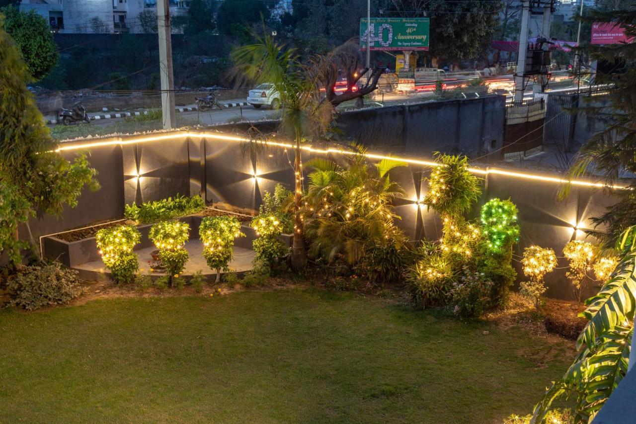 De Manora Homes - Unpretentious Hotel With A Garden , Posh Area Ranjit Avenue Amritsar Exteriér fotografie