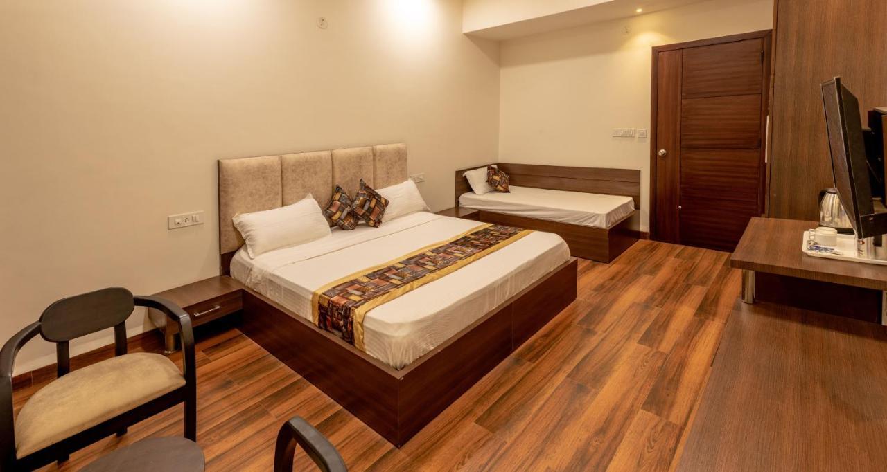 De Manora Homes - Unpretentious Hotel With A Garden , Posh Area Ranjit Avenue Amritsar Pokoj fotografie